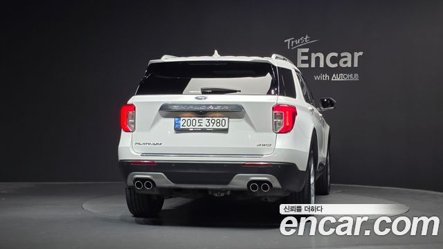Ford Explorer (VI) 3.0 Platinum 4WD 2022 — фото 4