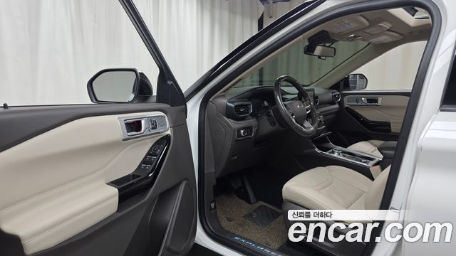 Ford Explorer (VI) 3.0 Platinum 4WD 2022 — фото 10