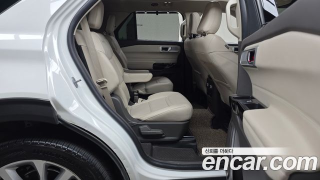 Ford Explorer (VI) 3.0 Platinum 4WD 2022 — фото 11
