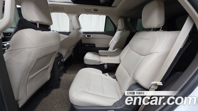 Ford Explorer (VI) 3.0 Platinum 4WD 2022 — фото 12