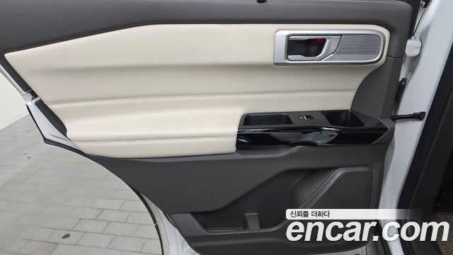 Ford Explorer (VI) 3.0 Platinum 4WD 2022 — фото 25