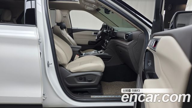 Ford Explorer (VI) 3.0 Platinum 4WD 2022 — фото 26