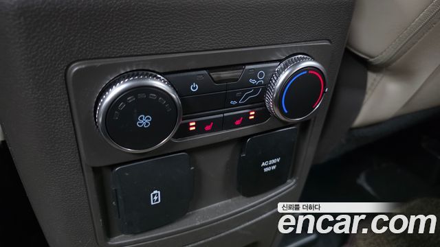 Ford Explorer (VI) 3.0 Platinum 4WD 2022 — фото 29