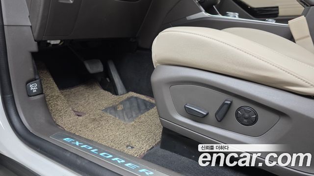 Ford Explorer (VI) 3.0 Platinum 4WD 2022 — фото 30