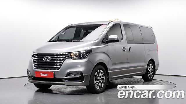 Hyundai Grand Starex Urban 9-Seater Exclusive 2019 — фото 1