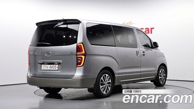 Hyundai Grand Starex Urban 9-Seater Exclusive 2019 — фото 2
