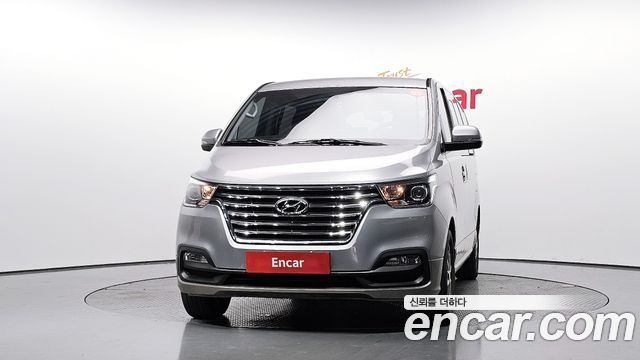 Hyundai Grand Starex Urban 9-Seater Exclusive 2019 — фото 3
