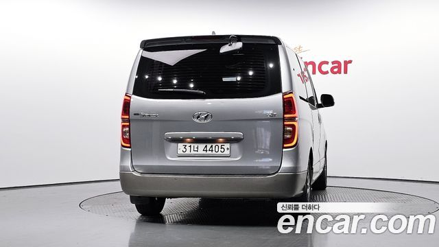 Hyundai Grand Starex Urban 9-Seater Exclusive 2019 — фото 4