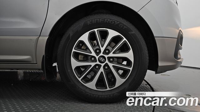 Hyundai Grand Starex Urban 9-Seater Exclusive 2019 — фото 5