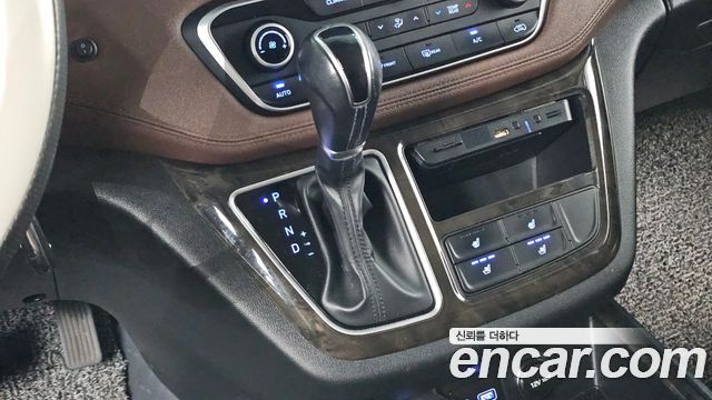 Hyundai Grand Starex Urban 9-Seater Exclusive 2019 — фото 9
