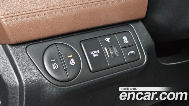 Hyundai Grand Starex Urban 9-Seater Exclusive 2019 — фото 17