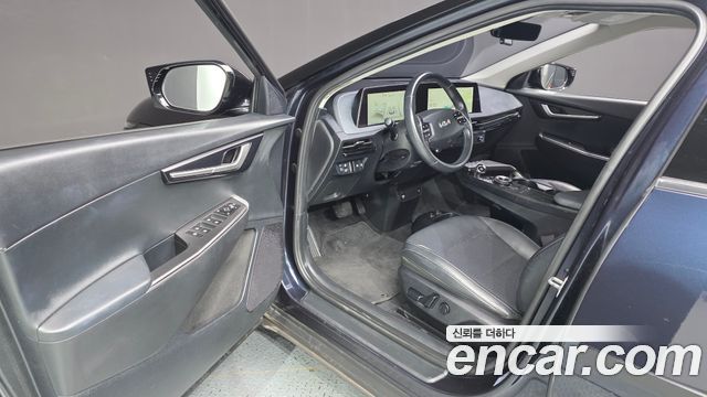 Kia EV6 Standard 4WD Air 2022 — фото 10