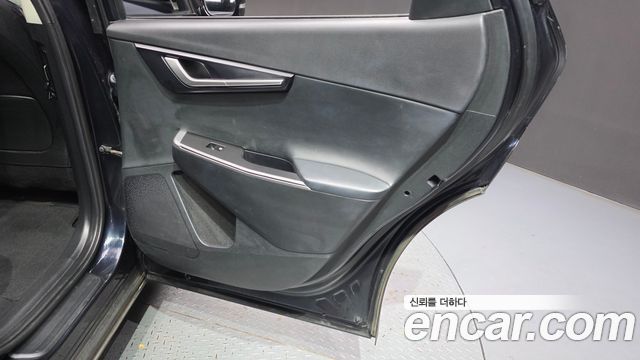 Kia EV6 Standard 4WD Air 2022 — фото 25