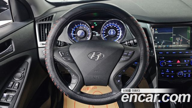 Hyundai Sonata The Brilliant CVVL Bluesaver 2013 — фото 15