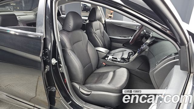 Hyundai Sonata The Brilliant CVVL Bluesaver 2013 — фото 26