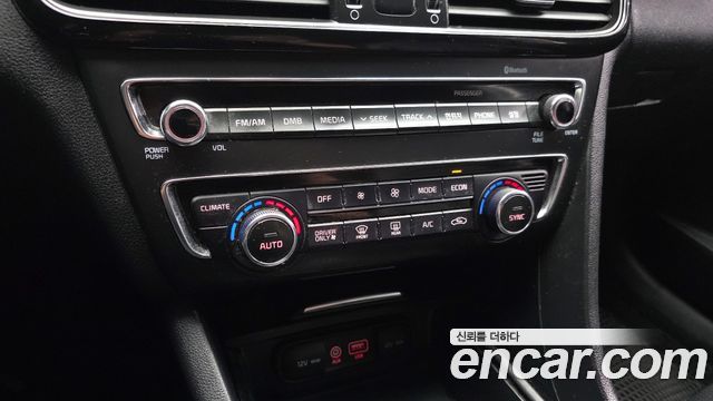 Kia K5 Hybrid (II) Prestige 2016 — фото 17