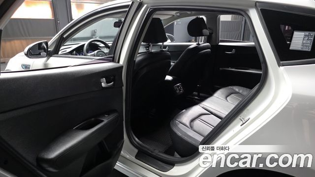 Kia K5 Hybrid (II) Prestige 2016 — фото 26