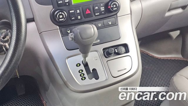 Kia Carnival R Grand Carnival GLX Luxury 2012 — фото 9