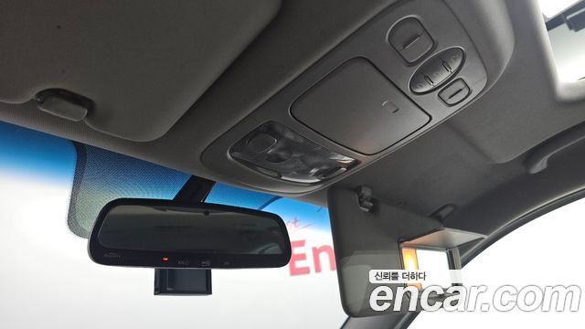 Kia Carnival R Grand Carnival GLX Luxury 2012 — фото 18