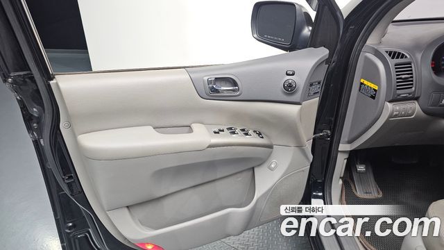 Kia Carnival R Grand Carnival GLX Luxury 2012 — фото 24