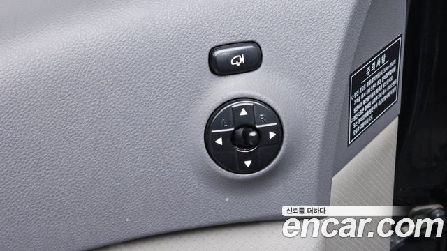 Kia Carnival R Grand Carnival GLX Luxury 2012 — фото 29