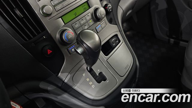 Hyundai Grand Starex 11-Seater Wagon HVX VIP PACK 2014 — фото 9