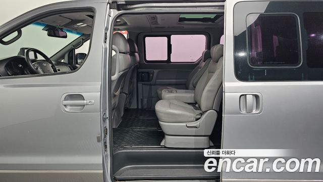 Hyundai Grand Starex 11-Seater Wagon HVX VIP PACK 2014 — фото 11