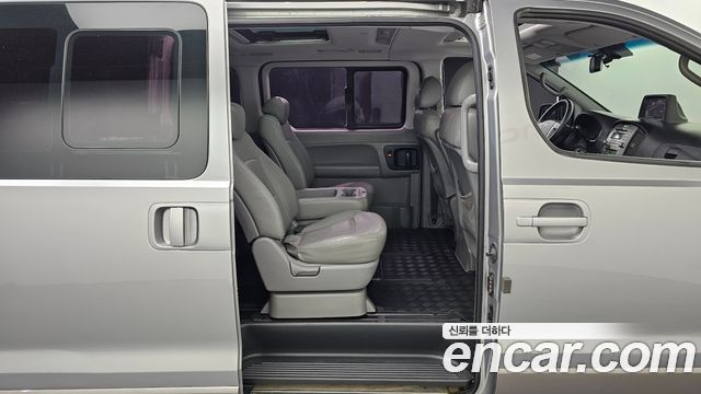 Hyundai Grand Starex 11-Seater Wagon HVX VIP PACK 2014 — фото 12