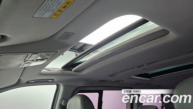 Hyundai Grand Starex 11-Seater Wagon HVX VIP PACK 2014 — фото 18
