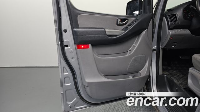 Hyundai Grand Starex 11-Seater Wagon HVX VIP PACK 2014 — фото 25
