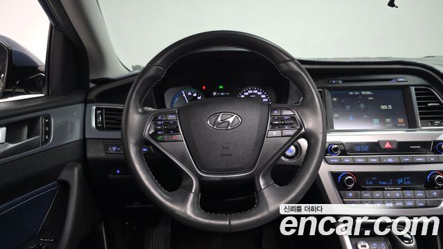 Hyundai Sonata Hybrid (LF) 2.0 HEV Premium 2016 — фото 13