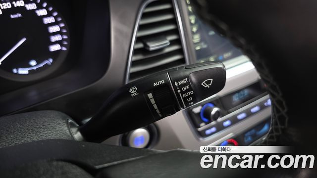 Hyundai Sonata Hybrid (LF) 2.0 HEV Premium 2016 — фото 38