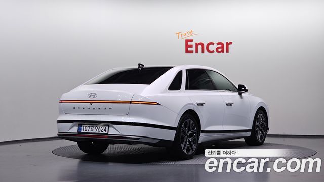 Hyundai Grandeur (GN7) 2,5 Gasoline 2WD Premium 2024 — фото 2