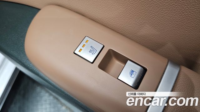 Hyundai Grandeur (GN7) 2,5 Gasoline 2WD Premium 2024 — фото 16