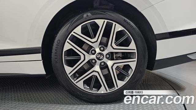 Hyundai Grandeur (GN7) 2,5 Gasoline 2WD Premium 2024 — фото 21