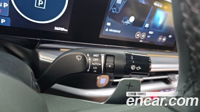 Hyundai Grandeur (GN7) 2,5 Gasoline 2WD Premium 2024 — фото 28