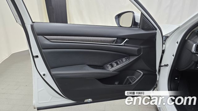Honda Accord (X) 1.5 Turbo 2018 — фото 24