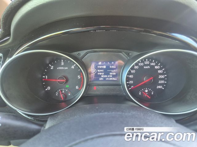 Kia Carnival 9-seater Prestige 2015 — фото 9