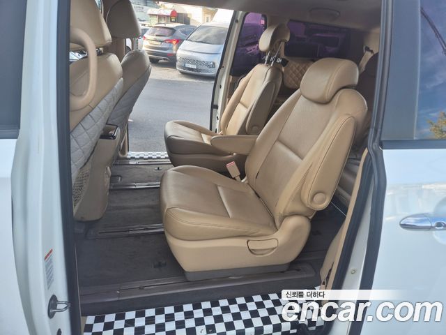 Kia Carnival 9-seater Prestige 2015 — фото 23