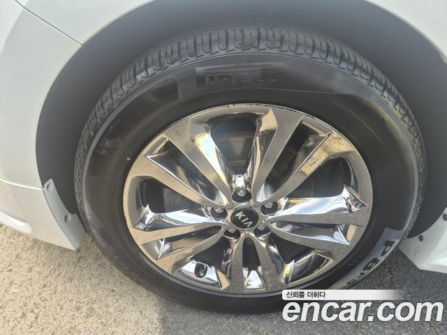 Kia Carnival 9-seater Prestige 2015 — фото 24