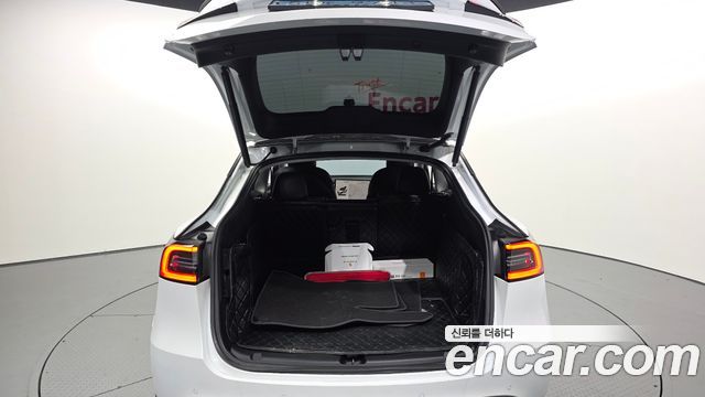 Tesla Model Y Long Range AWD 2022 — фото 20