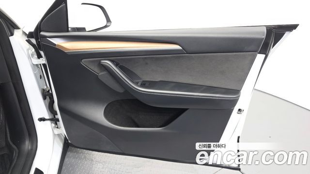 Tesla Model Y Long Range AWD 2022 — фото 24