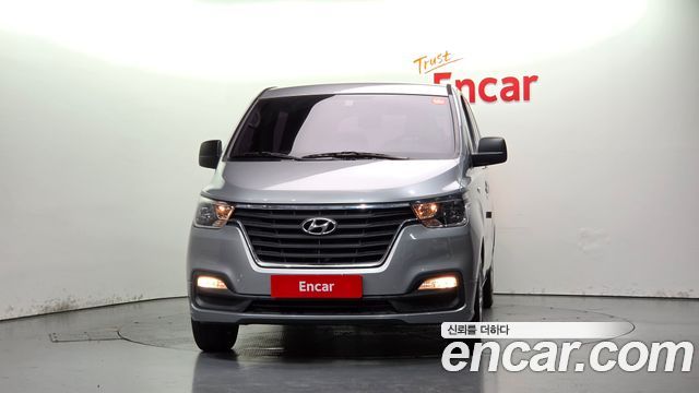 Hyundai Grand Starex Urban 9-Seater Premium 2019 — фото 3