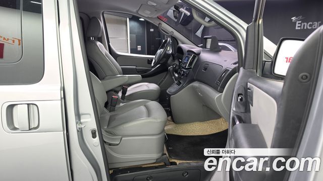 Hyundai Grand Starex Urban 9-Seater Premium 2019 — фото 11