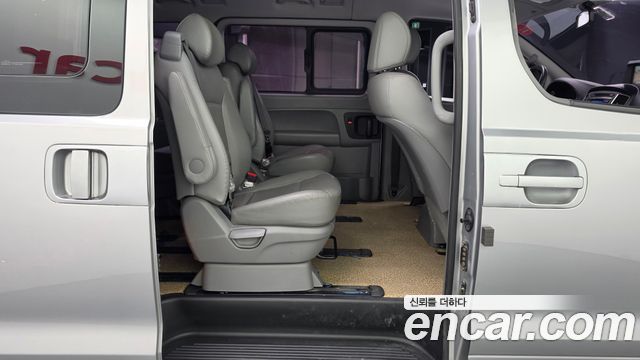 Hyundai Grand Starex Urban 9-Seater Premium 2019 — фото 12