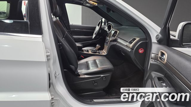 Jeep Grand Cherokee 3.6 Limited WK2 2017 — фото 11