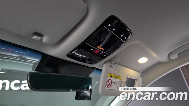 Hyundai Grandeur (GN7) 2,5 Gasoline 2WD Premium 2023 — фото 18