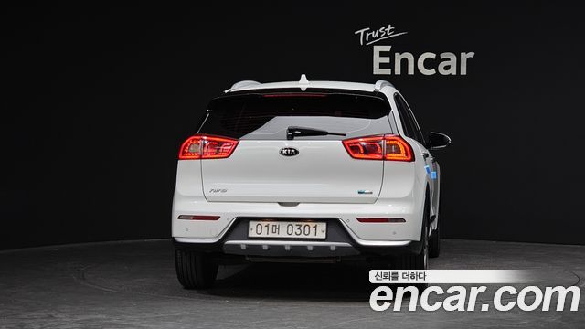 Kia Niro Prestige 2017 — фото 4