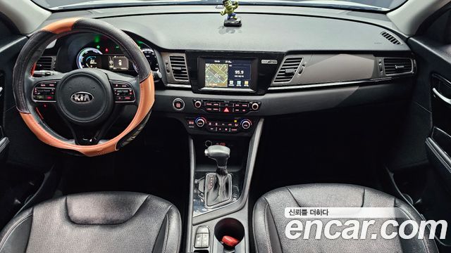 Kia Niro Prestige 2017 — фото 7