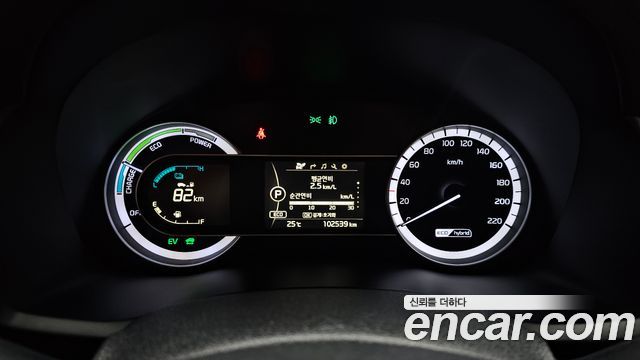 Kia Niro Prestige 2017 — фото 8